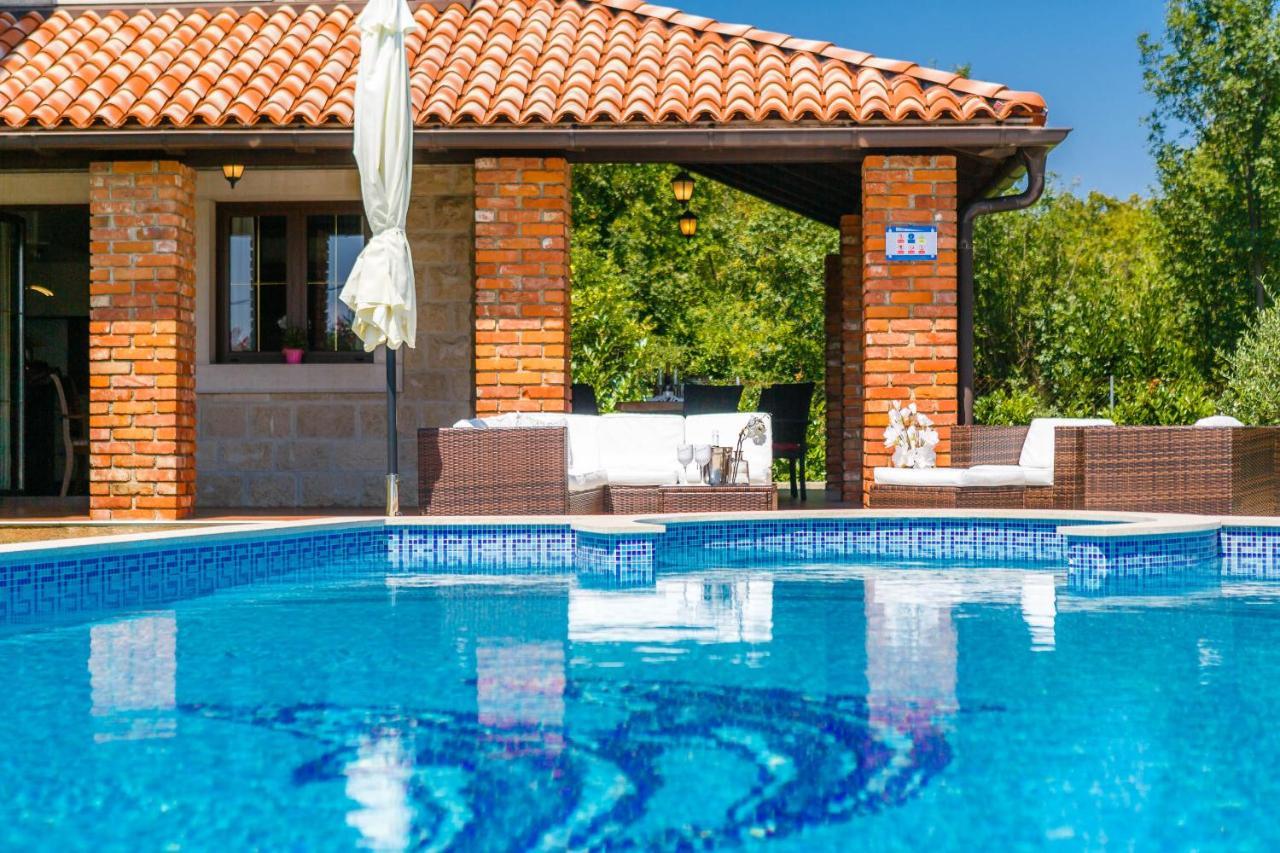 Villa Kamenica Kras Экстерьер фото