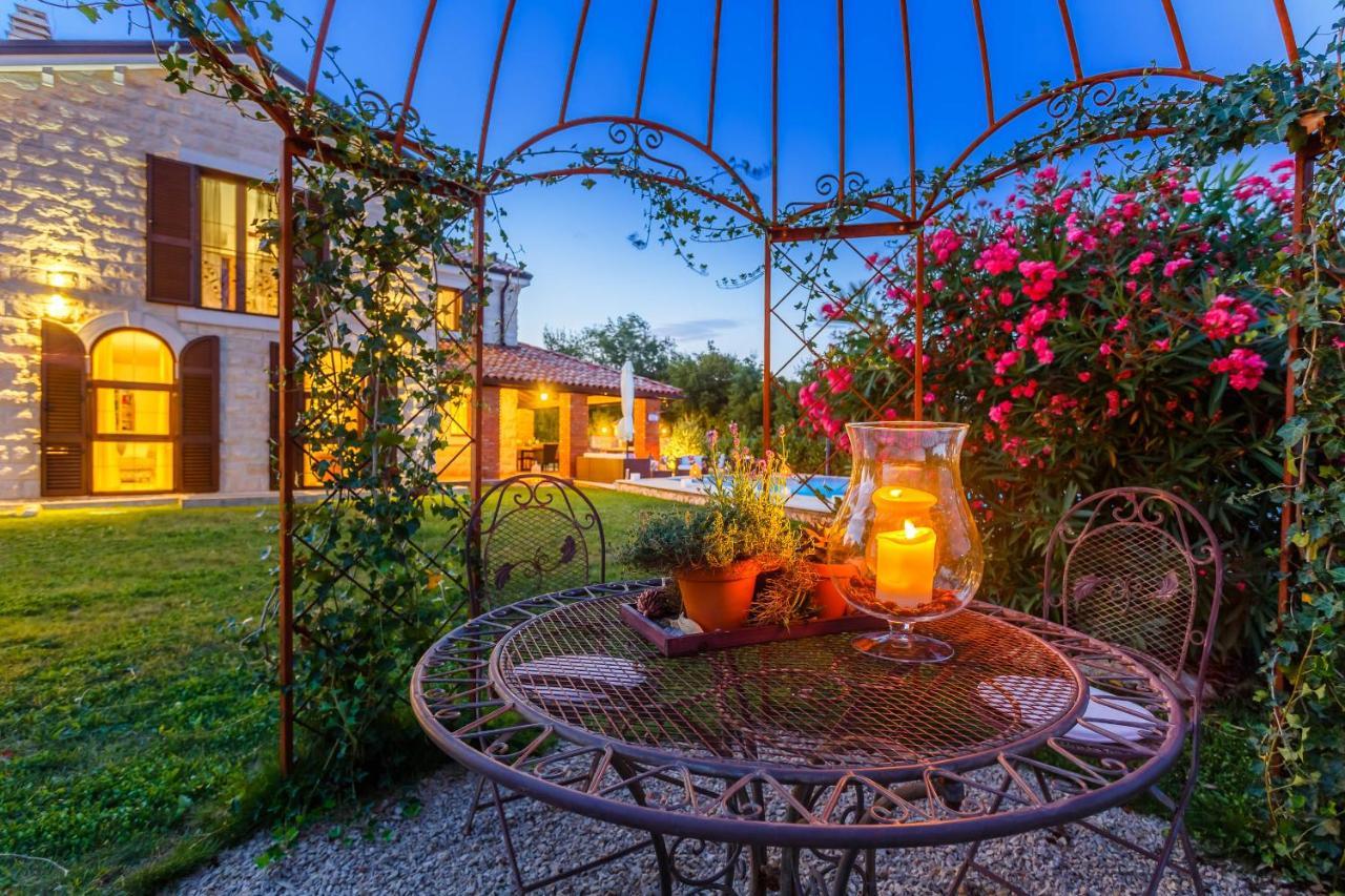 Villa Kamenica Kras Экстерьер фото