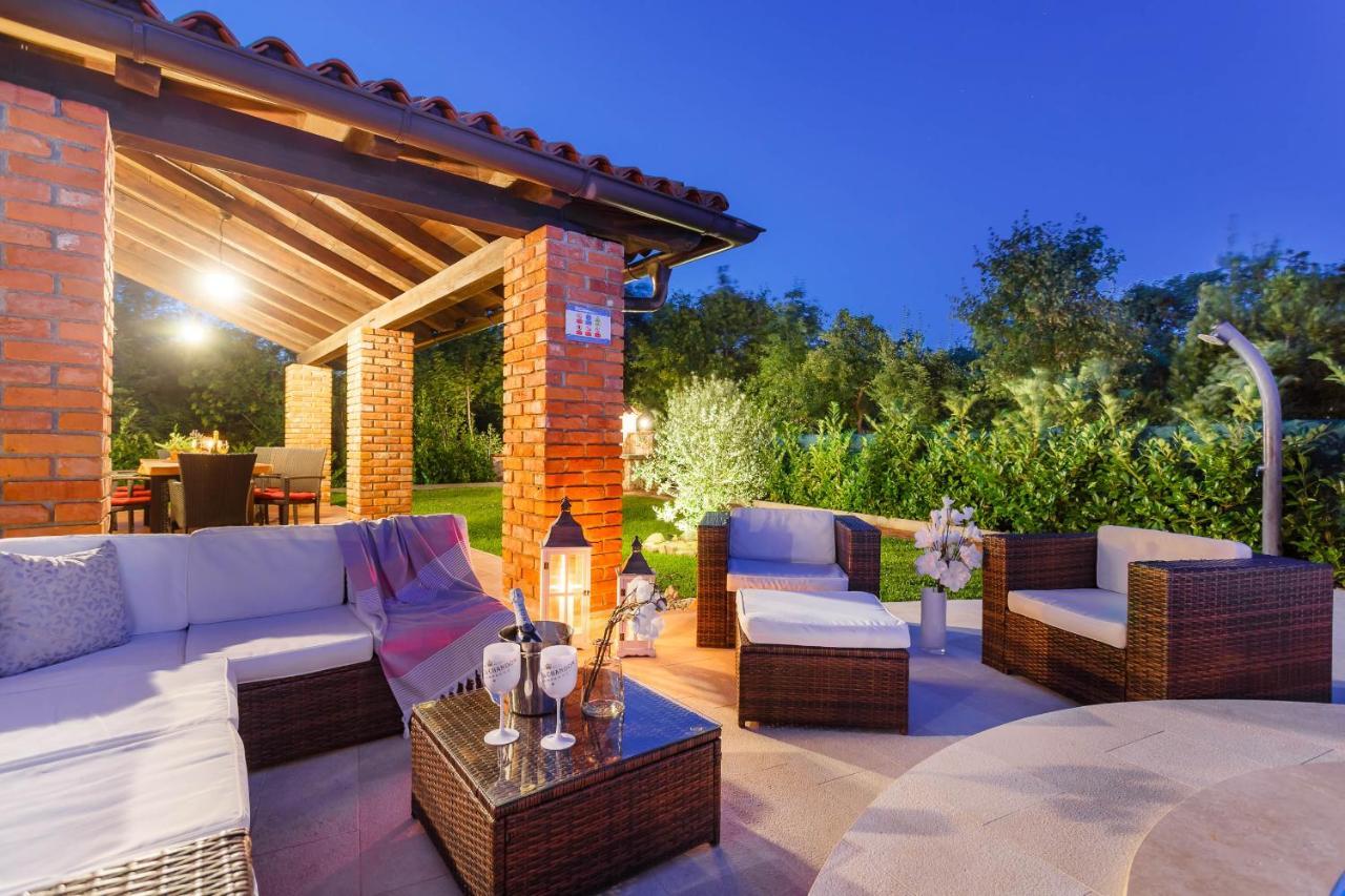 Villa Kamenica Kras Экстерьер фото